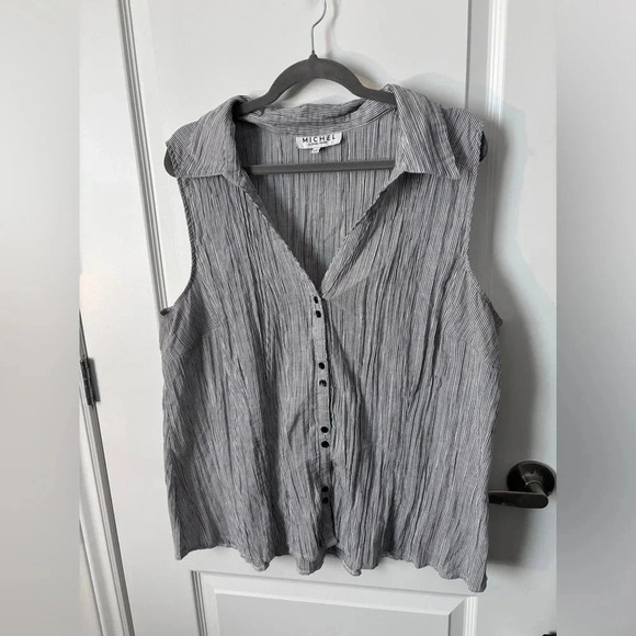 Michel by Michel Antoni | Searsucker Style Pinstripe Sleeveless Blouse | Size 20 - Picture 2 of 7